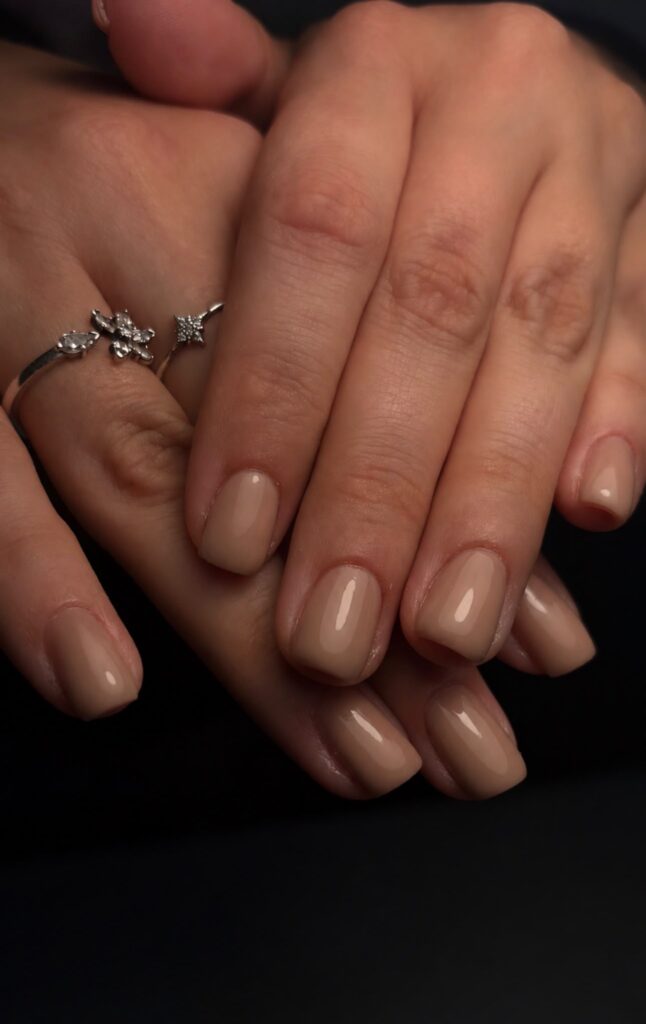 Nude BIAB nagels