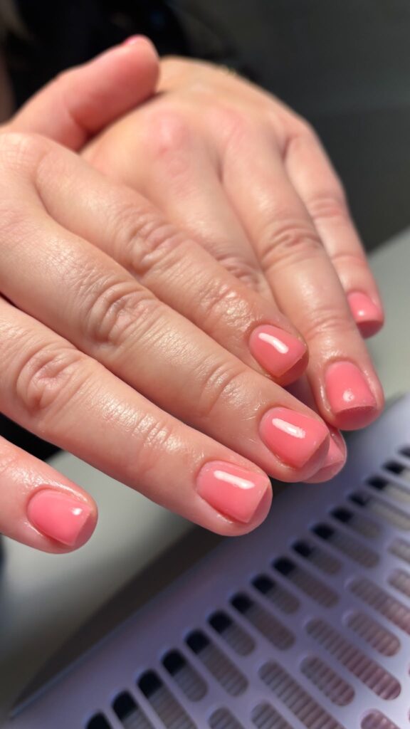Koraal BIAB nagels